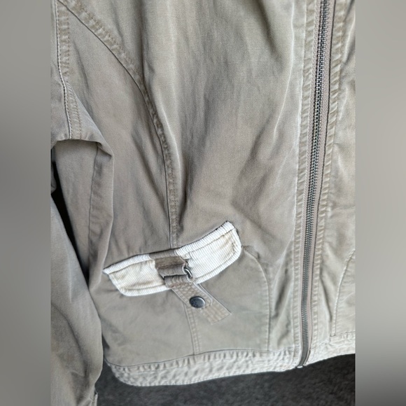 Columbia Jacket - Picture 2 of 9